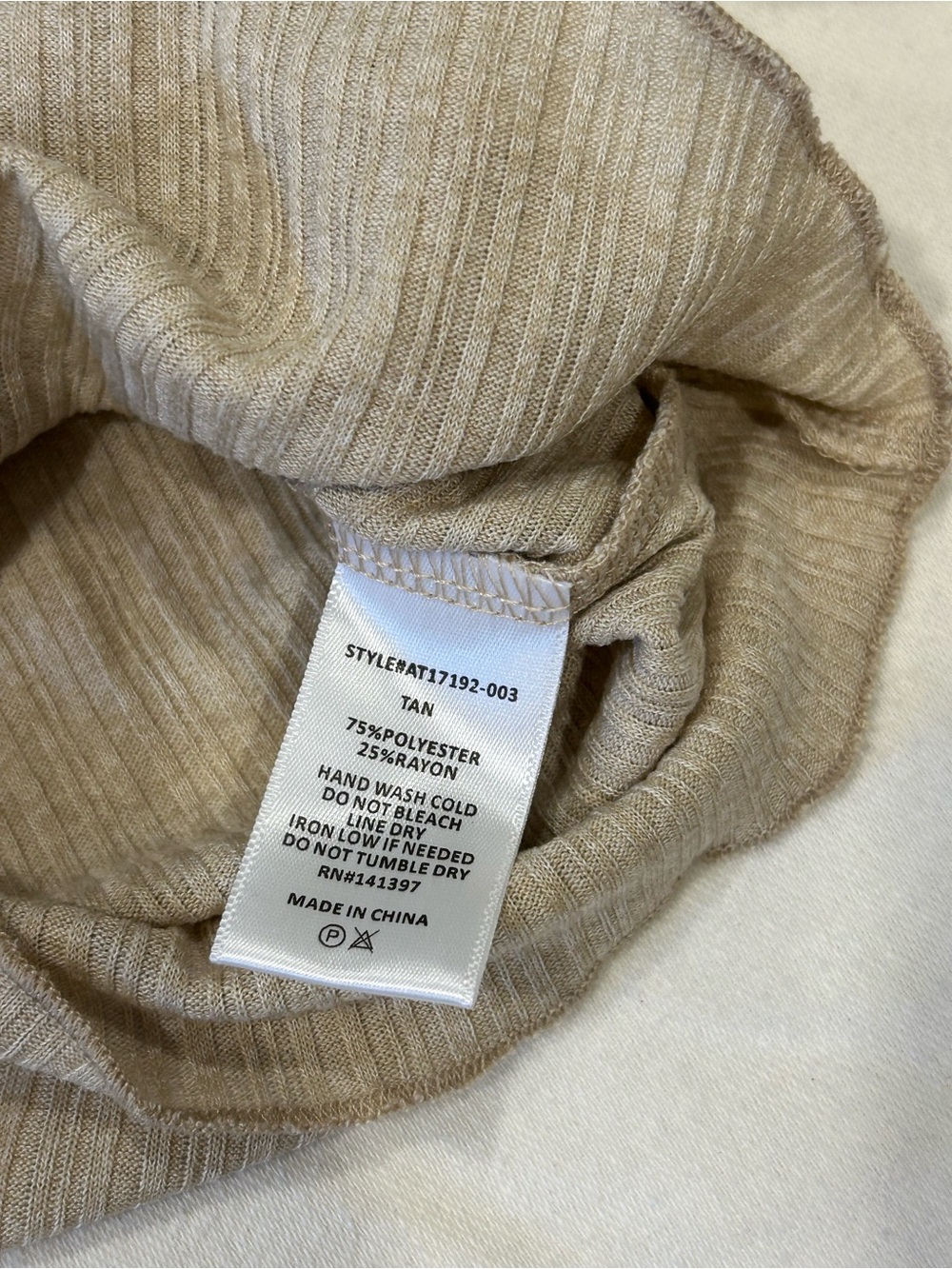 Women’s nice 4 top bundle - Picture 5 of 14